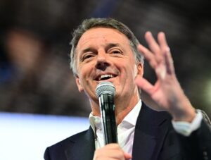 M5s attacca Renzi, Appendino: “Il popolo progressista non lo vuole”. Ma lui insiste: “Troveremo sintesi programmatica”