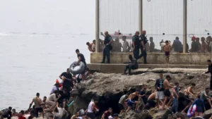 Migranti: Italia proroga per 15 giorni la sospensione di Schengen con la Spagna. Madrid fa lo stesso