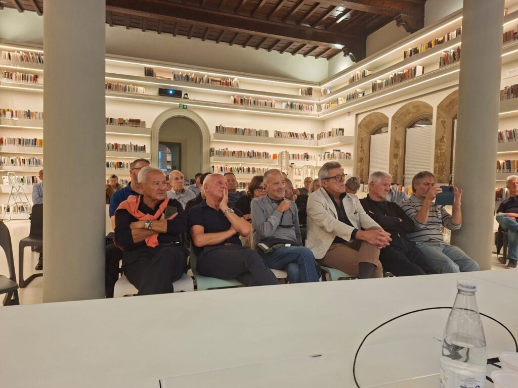 Fiorentina: i 100 anni viola nella Biblioteca di Tavarnelle. Con i campioni del secondo scudetto: Chiarugi, Esposito, Merlo