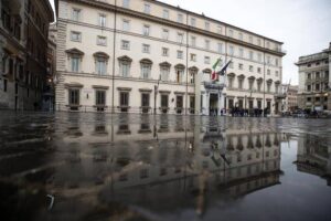 Ericsson: azienda ritira i licenziamenti dopo telefonata di Meloni all’ad. Electrolux: il piano cambia, 1250 uscite volontarie