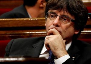 Spagna: revocato ordine di arresto per Puigdemont. Ora può tornare.