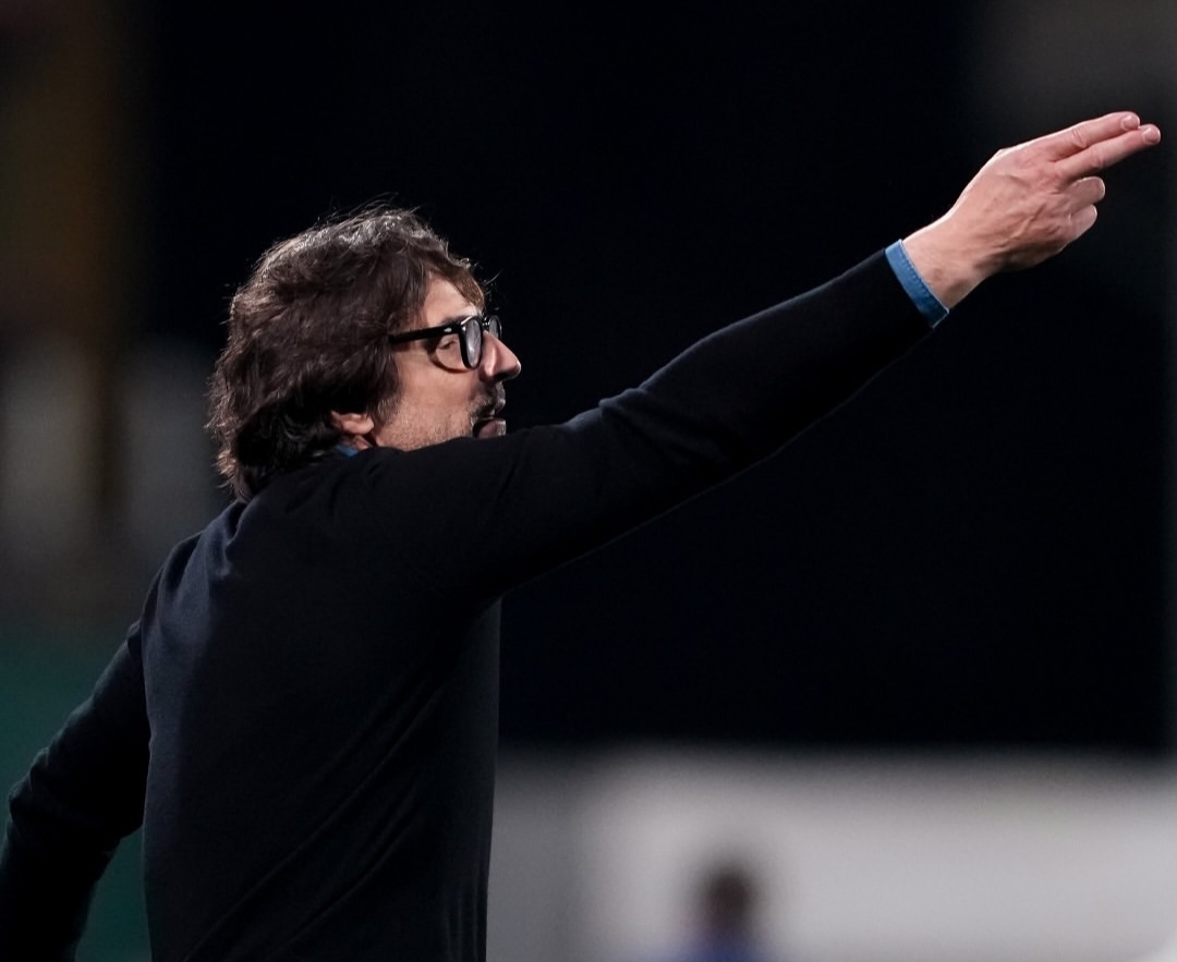 Fiorentina, Vanoli: “Mi aspettavo un approccio diverso. Anche gli errori aiutano”. De Rossi: “Il pareggio? Non sarebbe stato un furto”