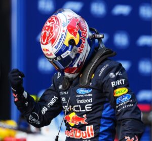Formula 1, Gp Bahrein: Verstappen vince davanti ad Antonelli che allunga in classifica. Gran podio di Hamilton