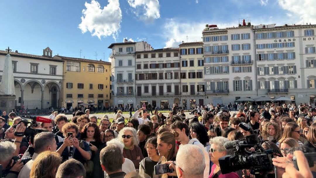 Firenze, corteo da Santa Maria Novella: trattativa con gli agenti. “Solo manifestazione contro caro vita e governo”
