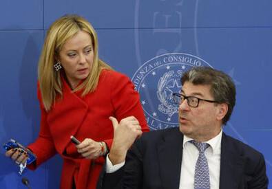 Manovra, vertice a Palazzo Chigi: priorità a ceto medio e giovani. Taglio Irpef e sgravi per il primo impiego