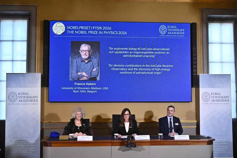 Nobel per la fisica al belga Francis Halzen: per la scoperta dei neutrini cosmici ad alta energia