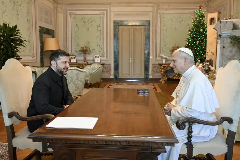 Ucraina, il Papa telefona a Zelensky: “Appello per la città di Oleshky”